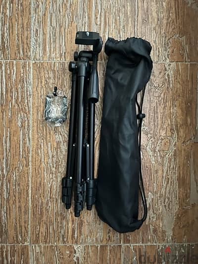 tripod for phones & cameras - travel friendly