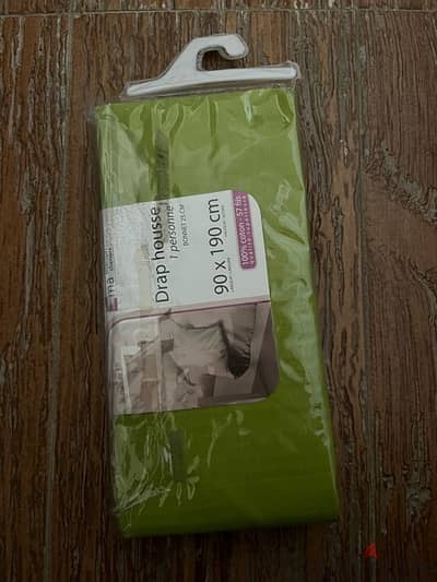 bedroom sheets - green