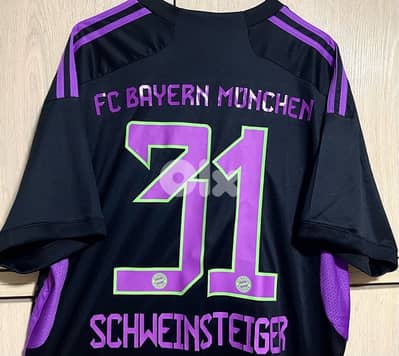 Bayern Munich schweinsteiger 31 limited edition adidas kit for 10 USD