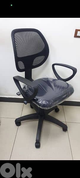 328C office chair Mesh