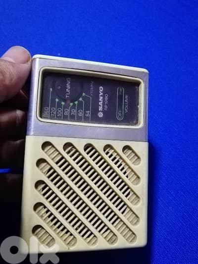 old A. M sanyo Radio