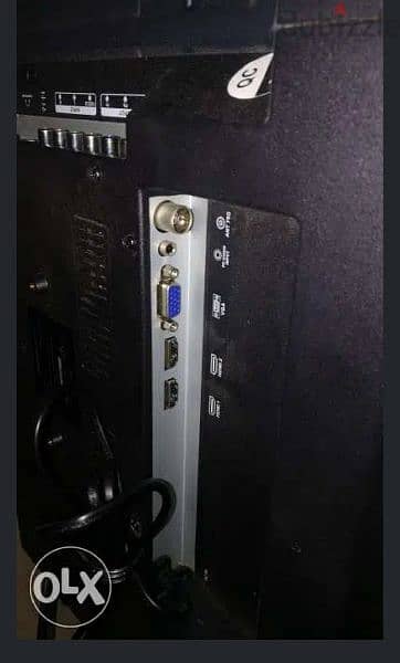 campomatic 32" broken screen TV Used for 3 months 3