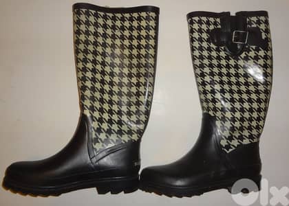 Burberry style rain boot rarely used size 38