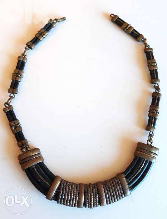 عقد روعة جلد طبيعي ونحاس أصفر Leather & Brass Choker Necklace Unique 1
