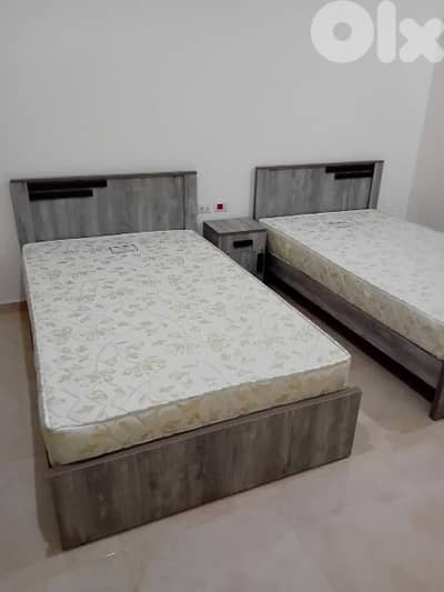 تختين مفرد ونص 120 سم مع كمود صغيرة
