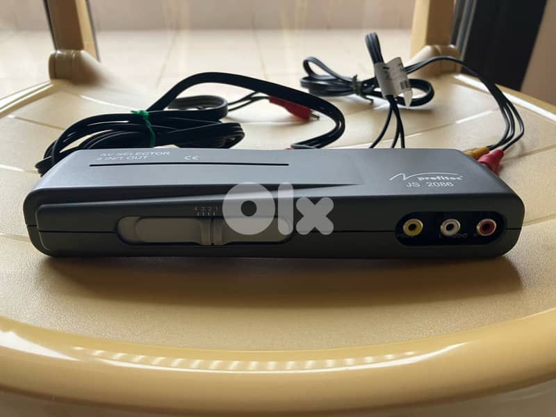 AV Selector 4 in / 1 out PROFITEC JS 2086 1