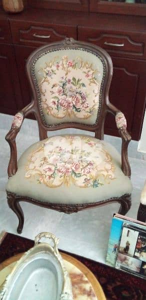 obusson chairs 1