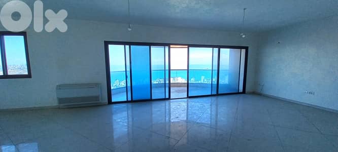 Apartment with sea view in Jal el Dib for Saleشقة مطلة على البحر