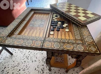 طاولة لعب ورق وشطرنج وزهر شرقي انتيك مرصع بالصدف شغل فني مميز