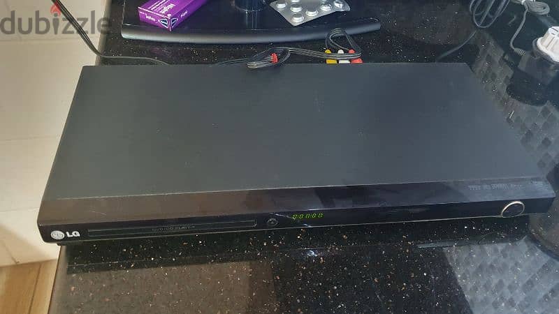 LG DVD player Dv380 1
