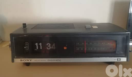 Vintage  1973 Sony Solid State  Digimatic Japan Flip Clock tuner Alarm