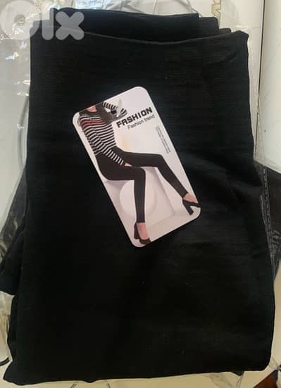Fashiontrend thick stretchy black leggings.