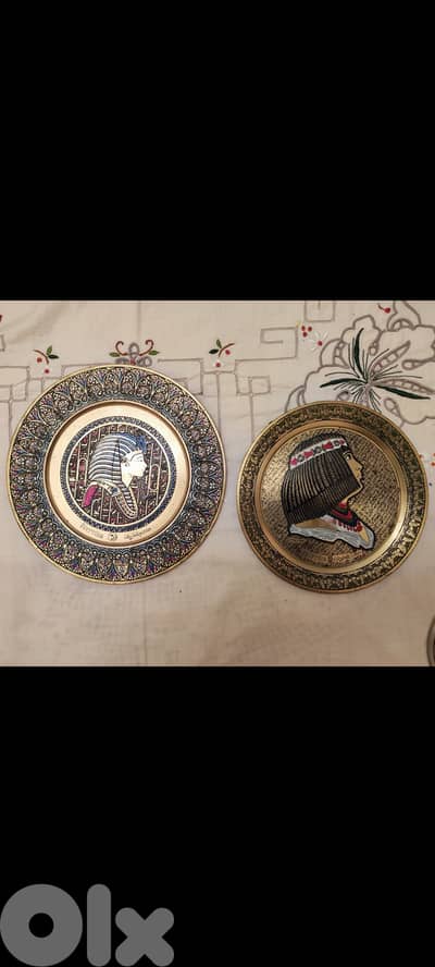 Decorative souvenirs plates
