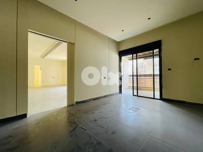 RAO26-4885  Office 250m for rent in Achrafieh, $ 1,500 cash