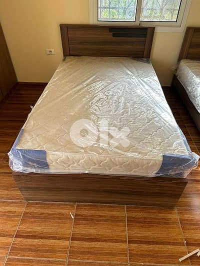 تخت مفرد ونص 120 سم مع فرشة