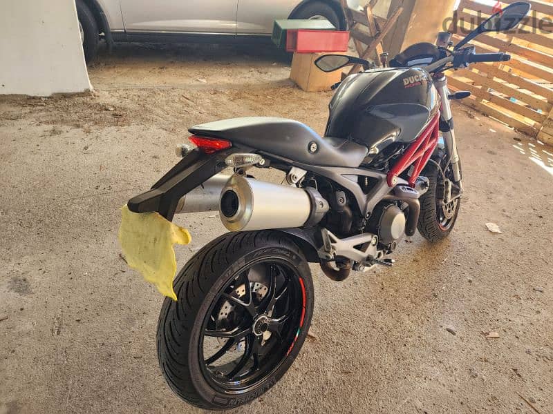 monster 1100cc 8
