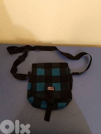 شنطة صغير مستعمل نضيف السعر 15$