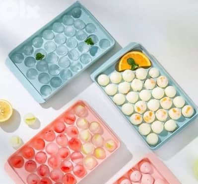 round ice cubes box
