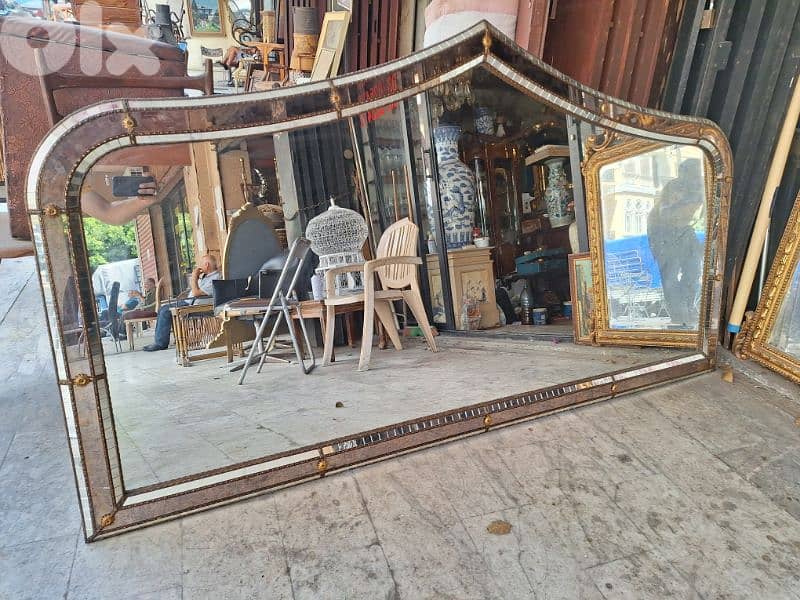 مراية مميزة ناعمة صناعة اسباني انتيك حجم كبير 1