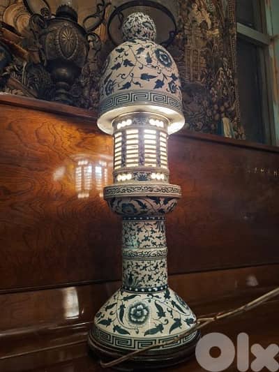 لمبادير بورسولان انتيك قديم من الروائع lampadaire