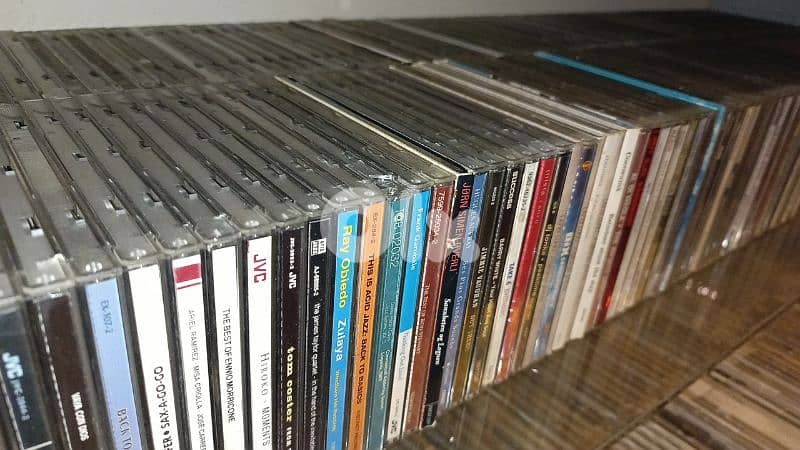 CDs DVDs VHS Cassettes 5