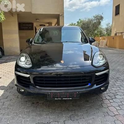 porsche cayenne 60 $    الاسعار مخفضة حسب المدة