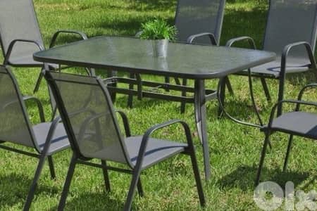 outdoor dining table