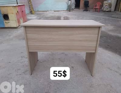 One meter office desks.            مكاتب صغيرة