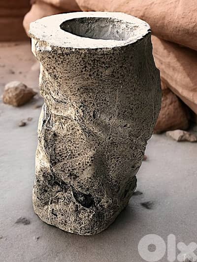 Concrete flower vase