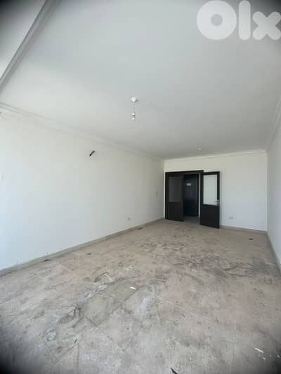 AIN EL MRAISSEH PRIME + PARTIAL SEA VIEW (200SQ) 3 BEDROOMS , (AM-204)