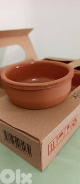 طقم كاسات فخار  للكورة و استعمالات  تانية