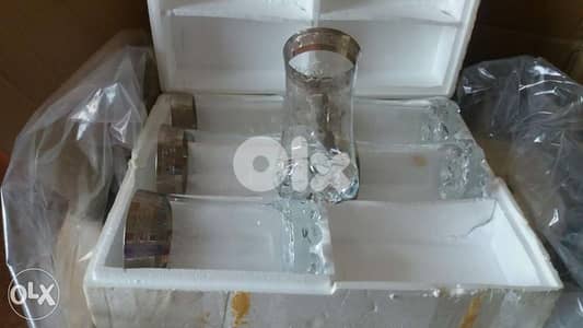 Verres en cristal avec contour en argent