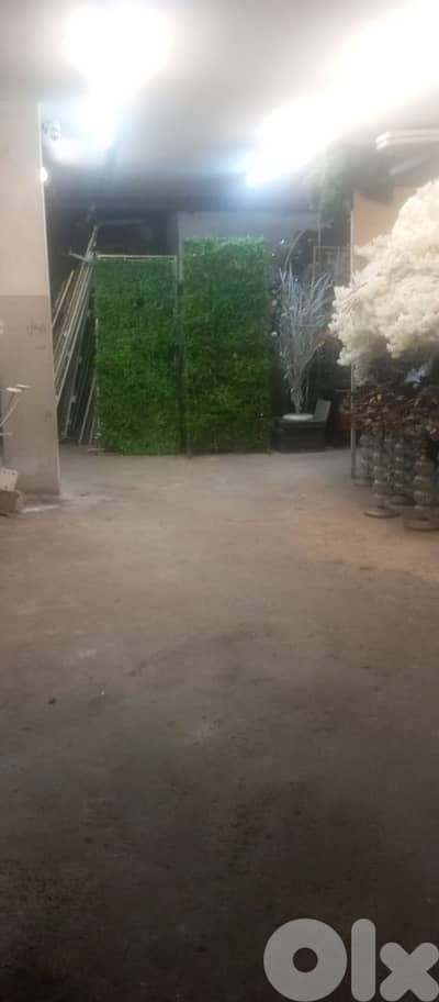 Wharehouse & shop for sale in Furn El Chebbak مخزن للبيع في فرن الشباك