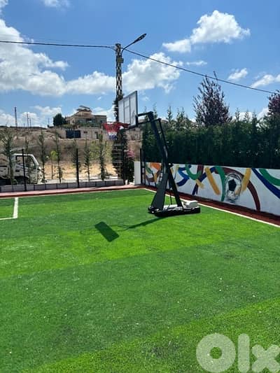 Portable basketball hoop