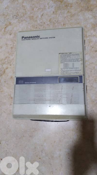 Panasonic central téléphone 6 Ext lignes 16 interior ligns still in v
