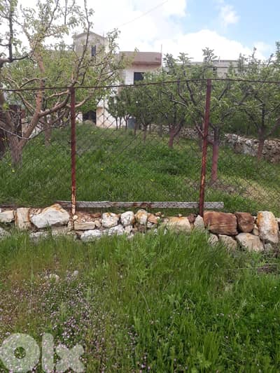 Building for sale in Tarchich + 2 floors Land بناية للبيع في ترشيش+ارض