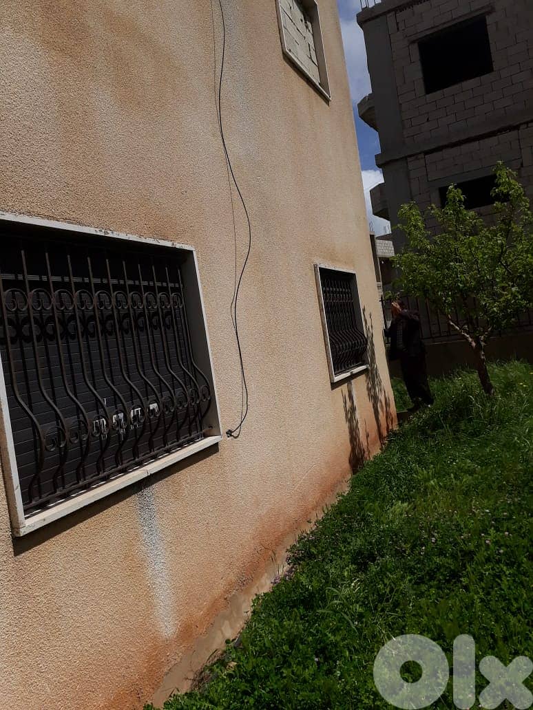 Building for sale in Tarchich + 2 floors Land بناية للبيع في ترشيش+ارض 2