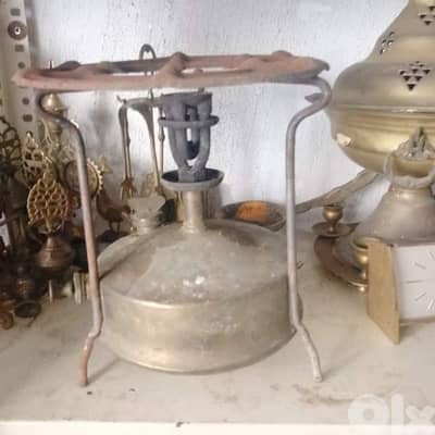 انتيك ببور نحاس قديم حجم وسط مع ستاند حديد
