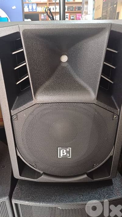 powered speaker b3 15 inch new in box