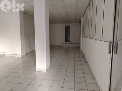 350 SQM Prime Location Warehouse in Jdeideh , Metn
