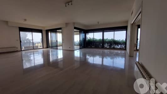Spacious apartment for sale in Rabieh شقة واسعة للبيع في الرابية