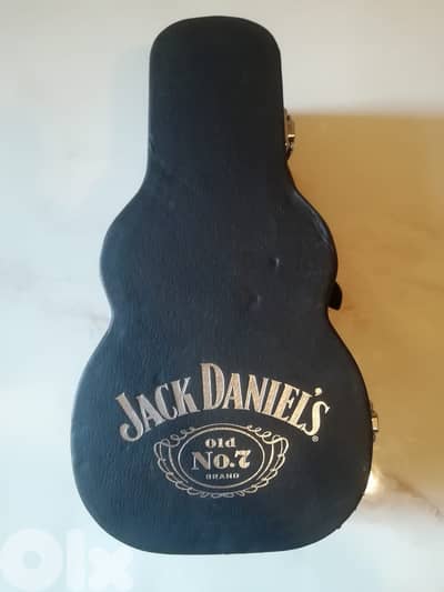 JACK DANIELS Limited edition collectable guitar case box and bottle