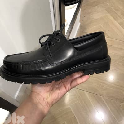 MASSIMO DUTTI | BLACK NAPPA DECK SHOES 42