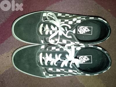 white and black converse