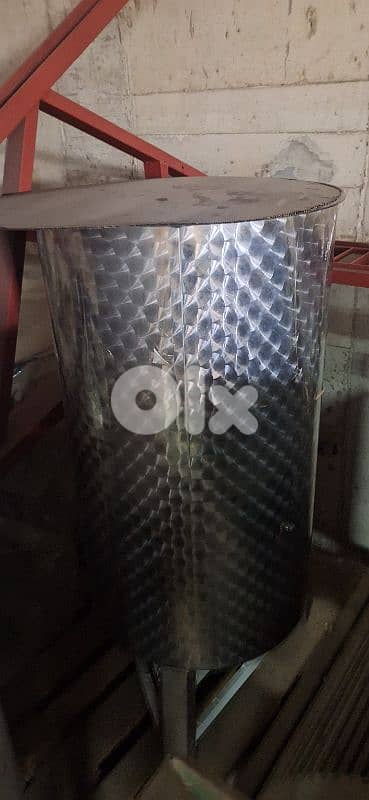 khazen $500. liter 500$makana 3arabeye stalistil 300$