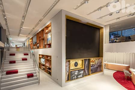 SHOWROOM + OFFICE FOR SALE LOCATED IN VERDUN PRIME (230SQ) , (BT-784)
