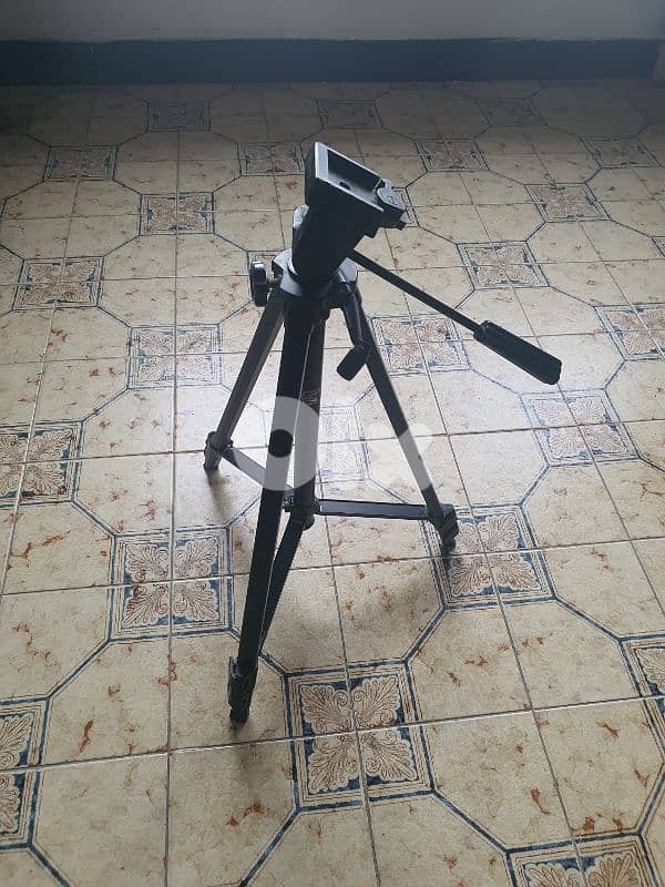 tripod for camera and video recorder 1