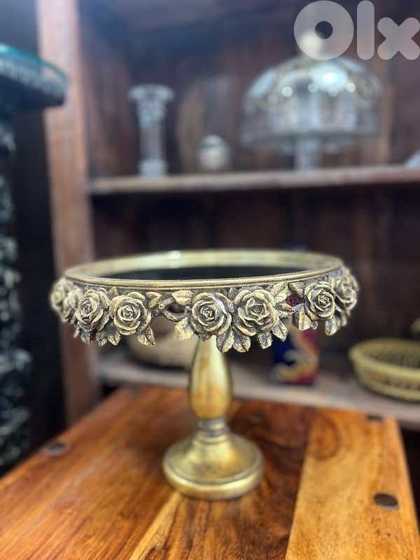 gold plated stand 1