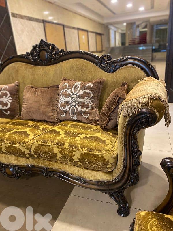 طقم كنبايات حفر خشب زان خمس قطع وطاولة 4