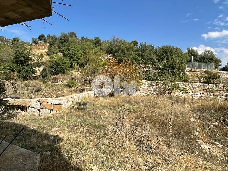 Lands With Building For Sale In Ehmej  ٣ قطع ارض مع بناء للبيع 1